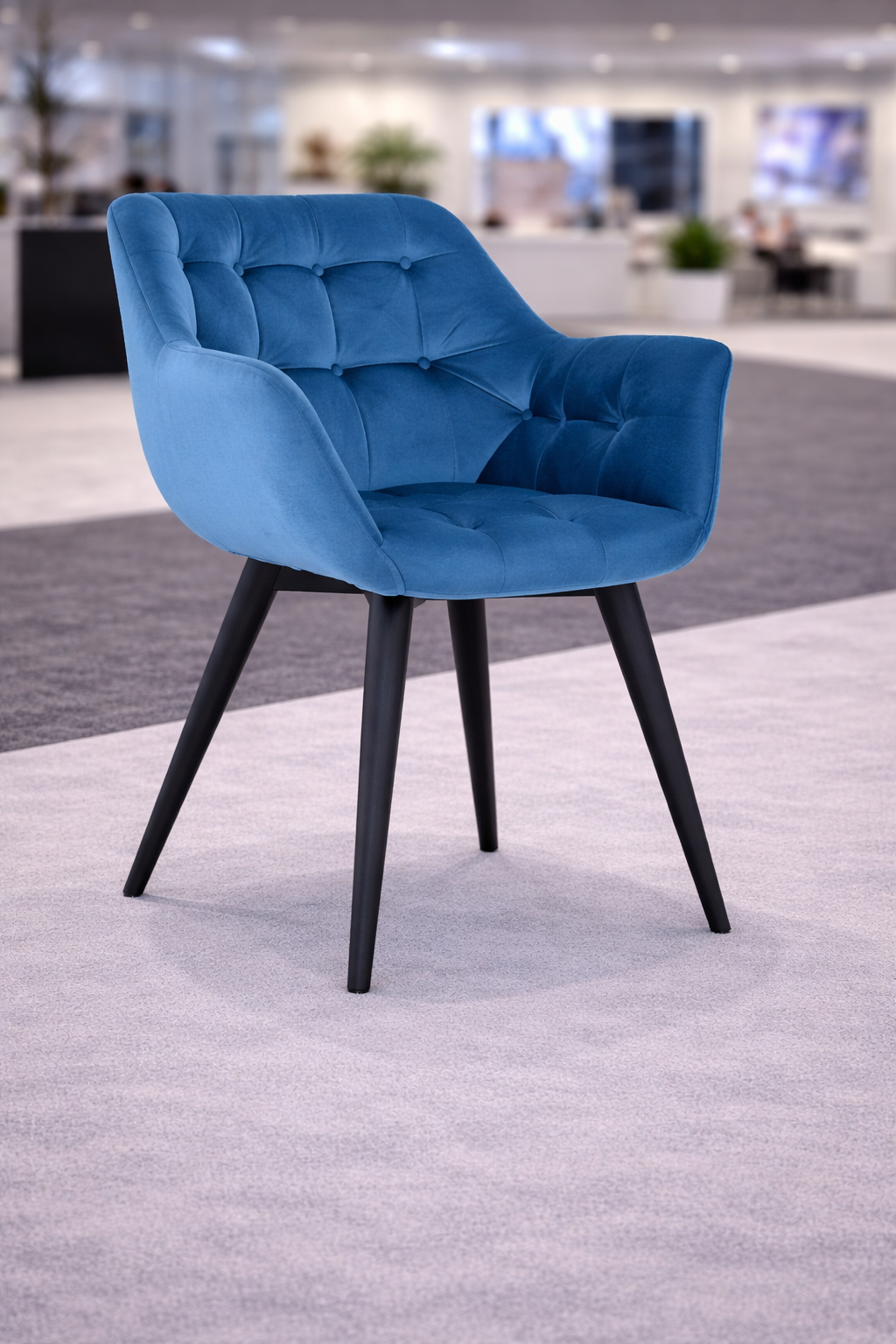 Silla tapizada azul para eventos